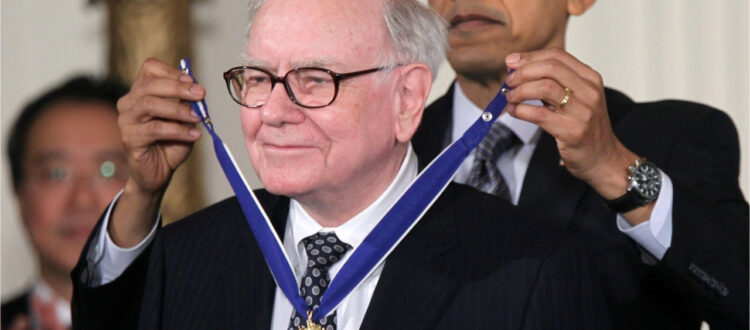 Warren Buffett receiving US presidential medal of honour